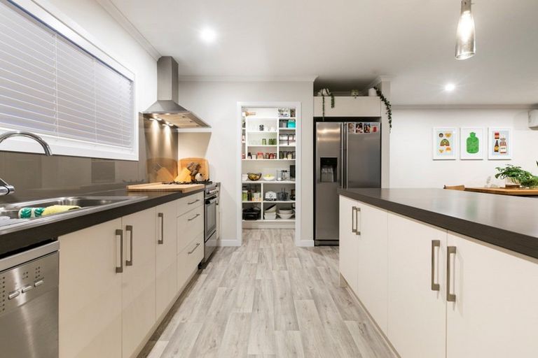 Photo of property in 2 Livingstone Drive, Papamoa Beach, Papamoa, 3118