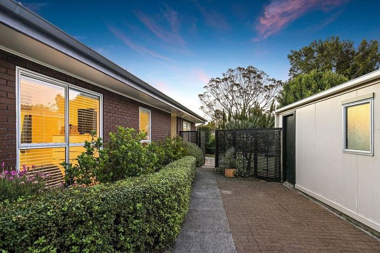 Photo of property in 160 Colwill Road, Massey, Auckland, 0614