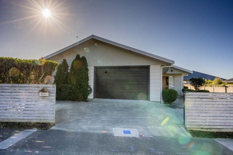 Photo of property in 106 Roberts Line, Kelvin Grove, Palmerston North, 4414