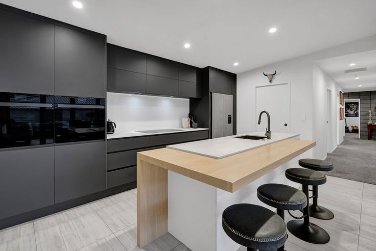 Photo of property in 57 Brooklands Road, Brooklands, New Plymouth, 4310