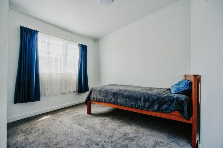 Photo of property in 18 Johnson Street, Milton, 9220