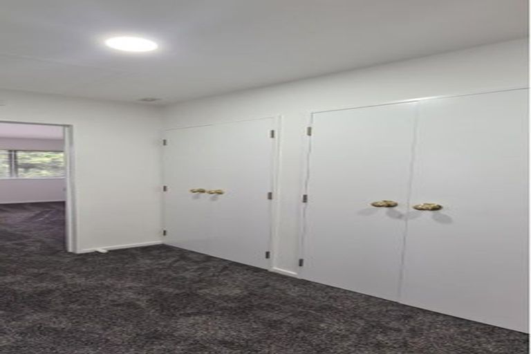 Photo of property in 37 Rakich Place, Henderson, Auckland, 0612
