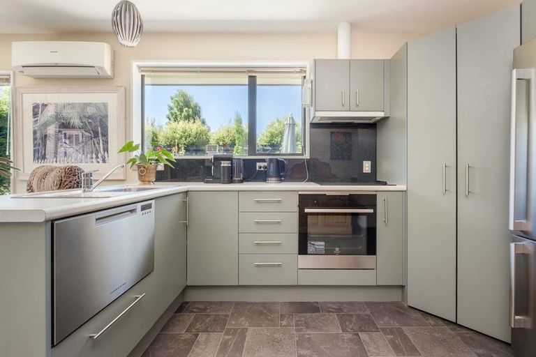 Photo of property in 9 Clinton Lane, Woolston, Christchurch, 8062