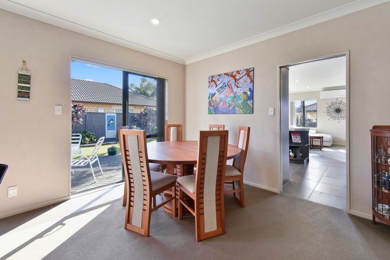 Photo of property in 43 Turnberry Drive, Wattle Downs, Auckland, 2103