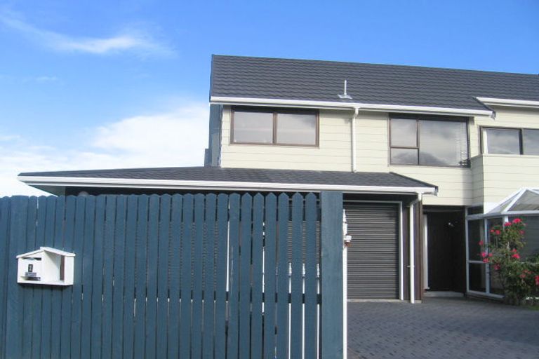 Photo of property in 1 Thurso Grove, Papakowhai, Porirua, 5024