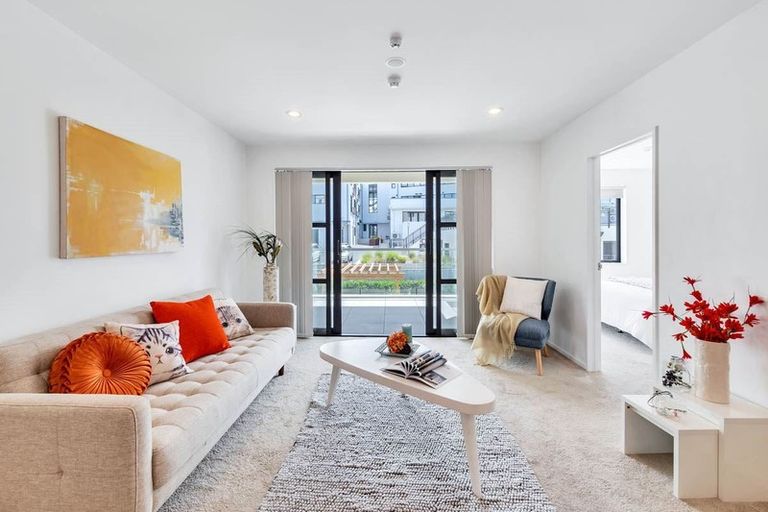 Photo of property in Apollo Apartments, 201/46 Rosedale Road, Rosedale, Auckland, 0632