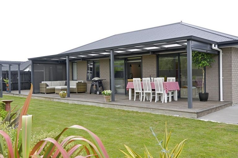 Photo of property in 72 Feist Street, Carterton, 5713