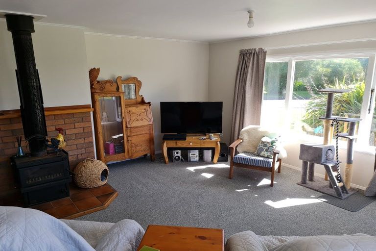 Photo of property in 2 Larsen Street, Cape Foulwind, Westport, 7892