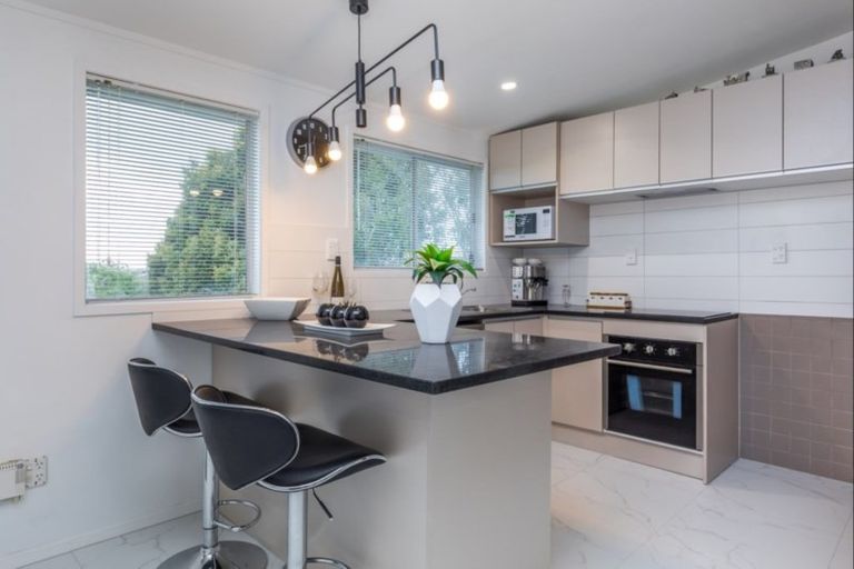 Photo of property in 7/66 Astley Avenue, New Lynn, Auckland, 0600