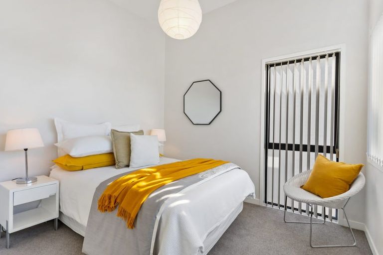 Photo of property in 38a Links Road, New Lynn, Auckland, 0600