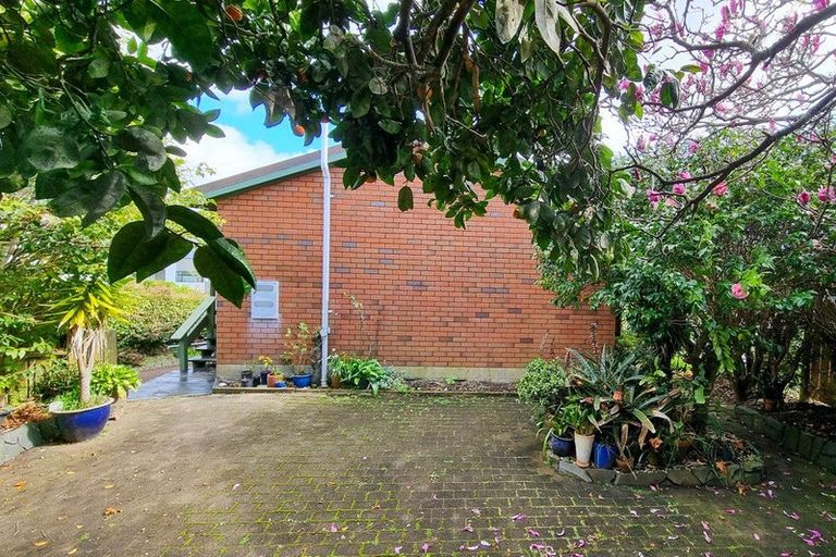 Photo of property in 1/11 Elliott Avenue, Bayview, Auckland, 0629