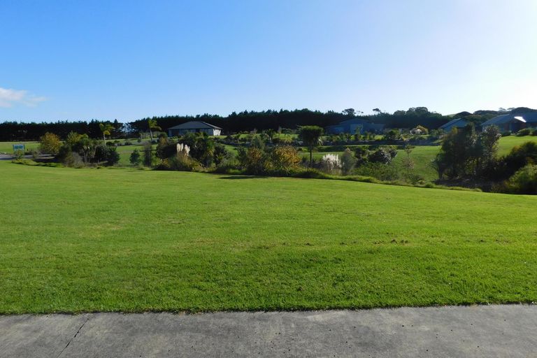 Photo of property in 8 Riverglen Drive, Haruru, 0204