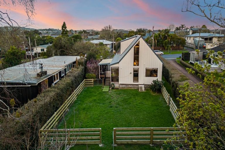 Photo of property in 22 Tapu Road, Huapai, Kumeu, 0810