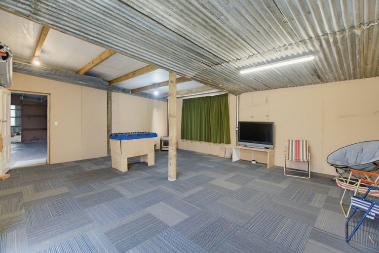 Photo of property in 30 Mccaughan Street, Browns, Winton, 9781