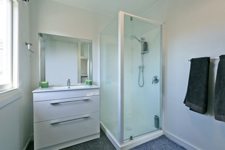 Photo of property in 220 Warwick Road, Mayfair, Hastings, 4122