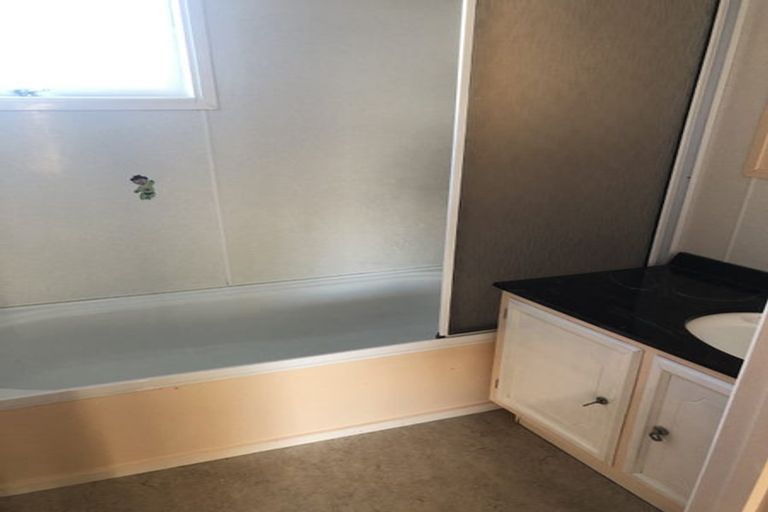 Photo of property in 10 Stanley Avenue, Milford, Auckland, 0620