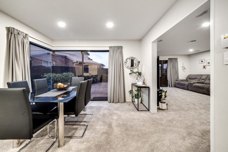 Photo of property in 2/17 Fieldmoor Place, Parklands, Christchurch, 8083