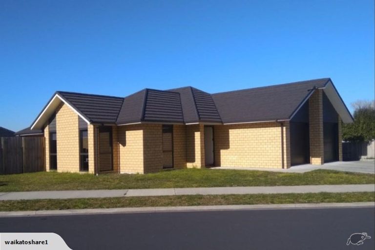 Photo of property in 102 Te Manatu Drive, Huntington, Hamilton, 3210