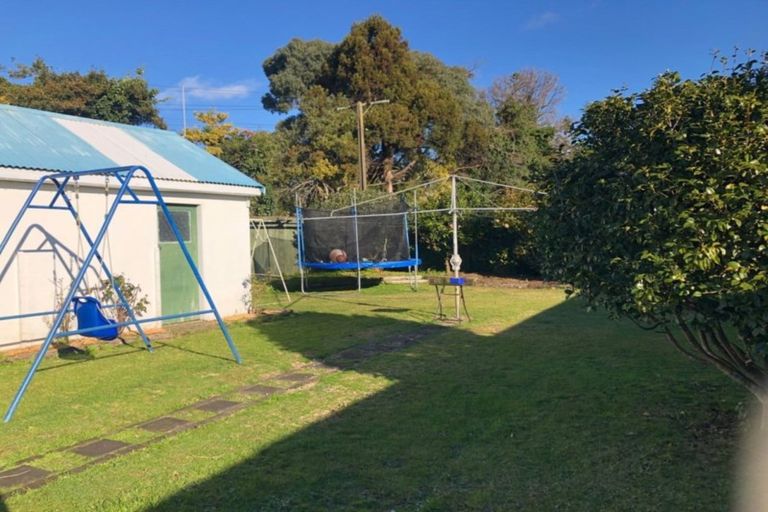 Photo of property in 61 Mako Mako Road, Levin, 5510