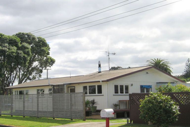 Photo of property in 58 Roretana Drive, Athenree, Katikati, 3177