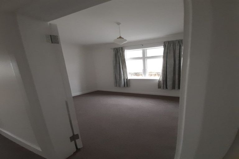 Photo of property in 24 Kauri Street, Eastbourne, Lower Hutt, 5013