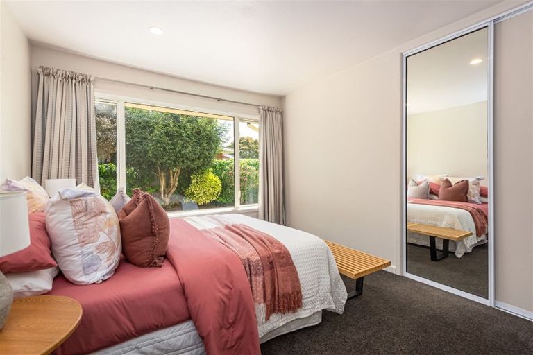 Photo of property in 56 Greendale Avenue, Avonhead, Christchurch, 8042
