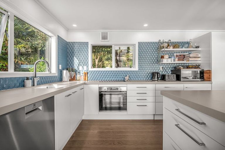 Photo of property in 35 Adams Road, Thornton Bay, Thames, 3575