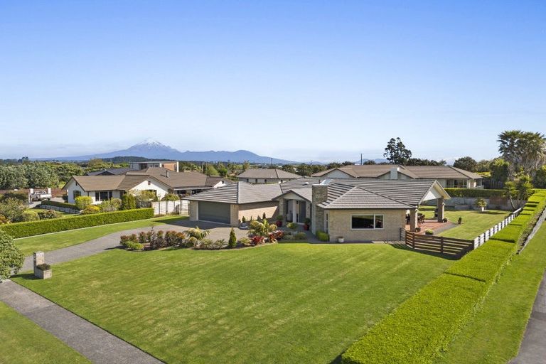 Photo of property in 5 Links Drive, Waiwhakaiho, New Plymouth, 4312