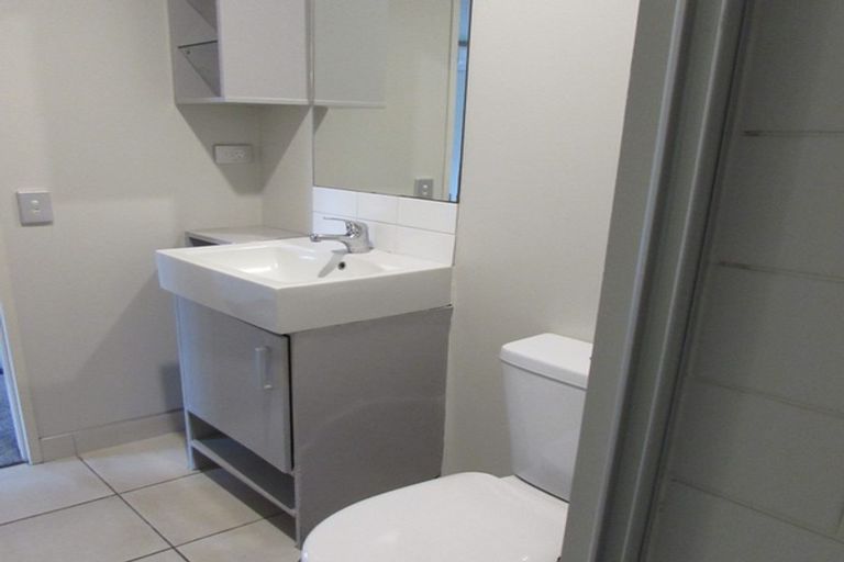 Photo of property in The Grand Apartments, 1d/4 Kell Drive, Albany, Auckland, 0632