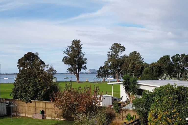 Photo of property in 14 Harbour View Road, Omokoroa, 3114