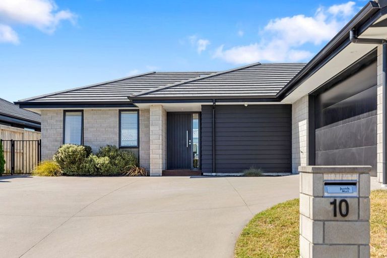 Photo of property in 10 Stevenson Drive, Papamoa, 3118