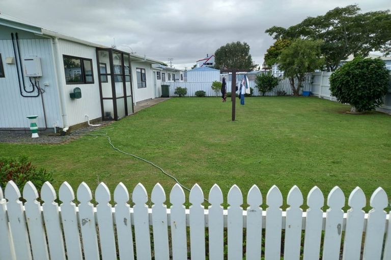 Photo of property in 60 Ketemarae Road, Normanby, Hawera, 4614