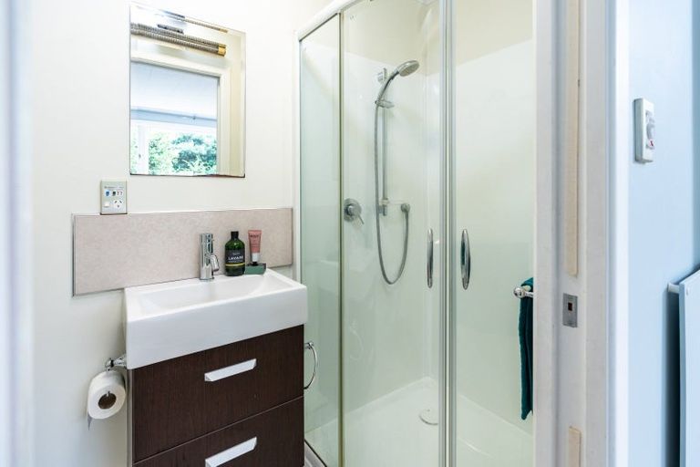 Photo of property in 6 Maybury Way, Island Bay, Wellington, 6023