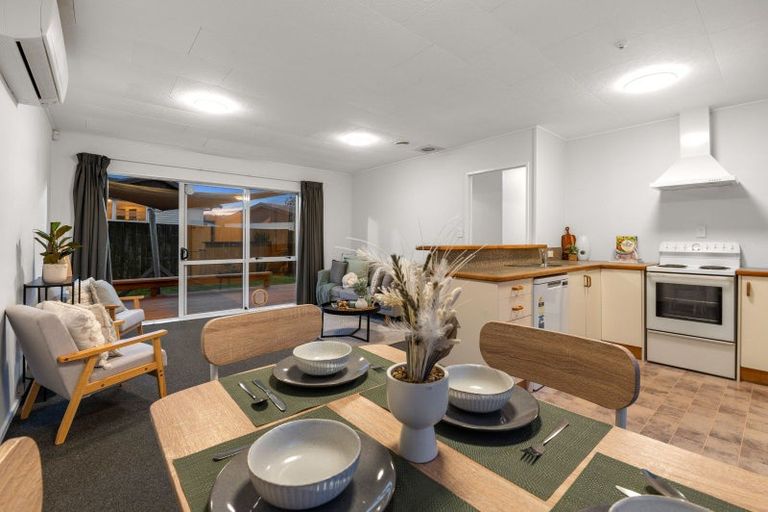 Photo of property in 6 Augustus Earle Place, Pukehangi, Rotorua, 3015