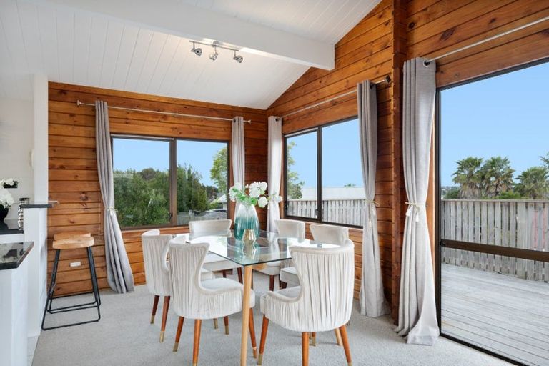 Photo of property in 22 Palomino Drive, Henderson, Auckland, 0612