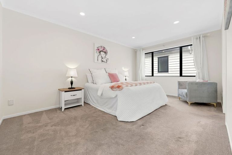Photo of property in 27 Hakinakina Drive, Flat Bush, Auckland, 2019