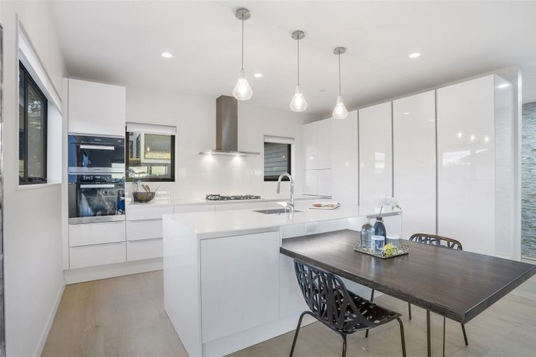 Photo of property in 102b Mellons Bay Road, Mellons Bay, Auckland, 2014