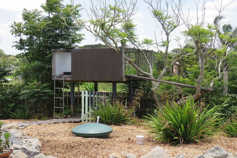 Photo of property in 582 Pahi Road, Pahi, Paparoa, 0571