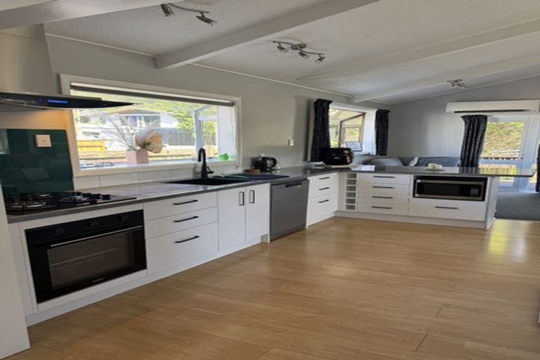 Photo of property in 29 Newburn Grove, Wainuiomata, Lower Hutt, 5014