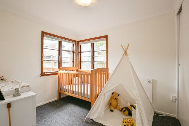 Photo of property in 9 Kowhai Street, Tawa, Wellington, 5028