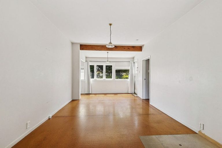 Photo of property in 52 Main Road, Titahi Bay, Porirua, 5022