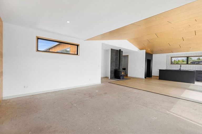 Photo of property in 41 Mount Linton Avenue, Wanaka, 9305