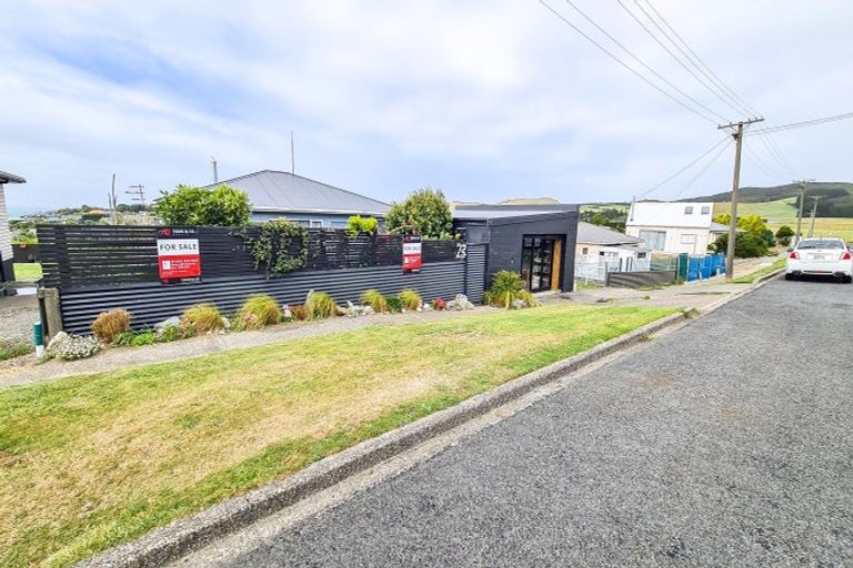 Photo of property in 23 Osborne Street, Riverton/aparima, Riverton, 9822