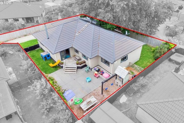 Photo of property in 38 Raabia Close, Parakai, 0830