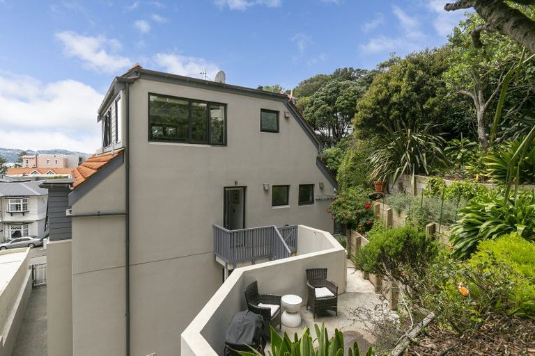 Photo of property in 3/6 Grass Street, Oriental Bay, Wellington, 6011