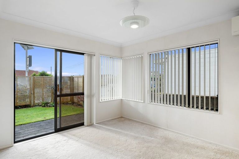 Photo of property in 17a Huatoki Street, Vogeltown, New Plymouth, 4310