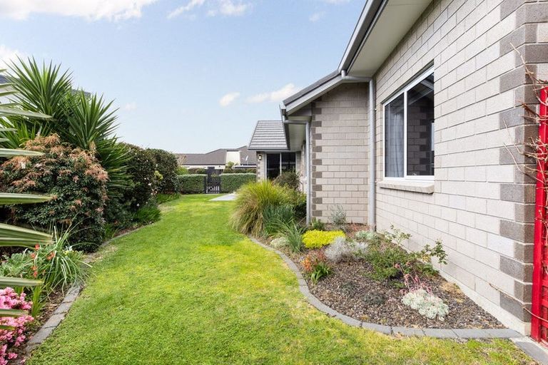 Photo of property in 34 Madison Street, Cambridge, 3434