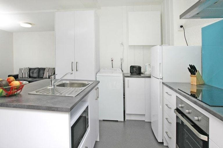 Photo of property in 17a Seatoun Heights Road, Miramar, Wellington, 6022