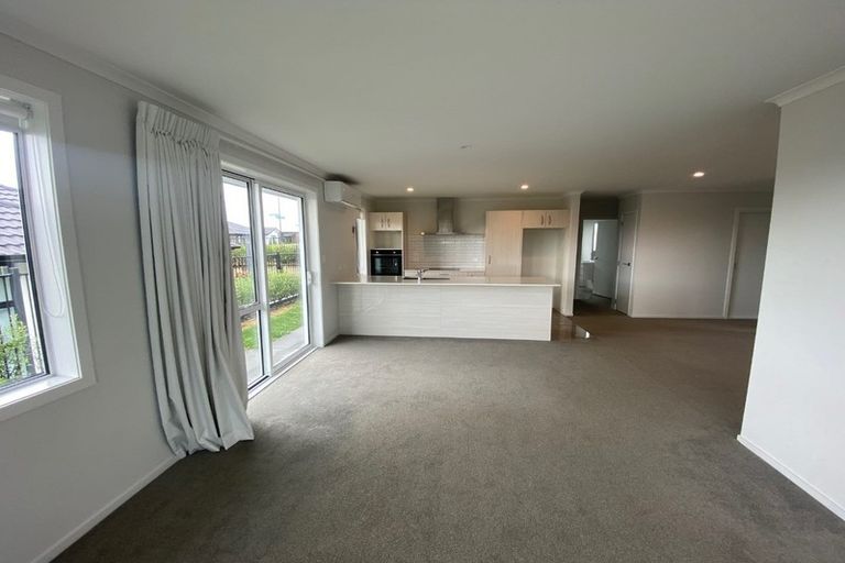 Photo of property in 2 Tangata Way, Omokoroa, 3114
