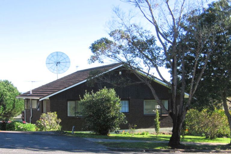 Photo of property in 17 Goodwood Drive, Goodwood Heights, Auckland, 2105